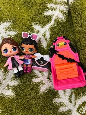 L.O.L. Surprise! Pink & Orange Doll Carrier with Pink-Accented Dolls